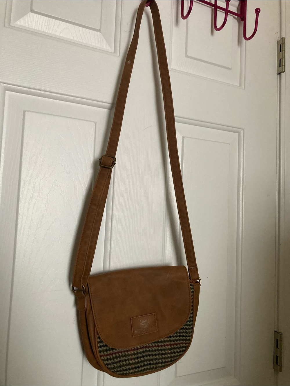 Tan Saddle Crossbody Bag with Patterned Front - Unbranded